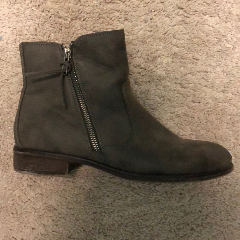 Grey short booties